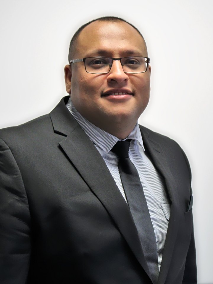 Portrait of Jonas Osman Abdelghafour, actuary and quantitative risk expert